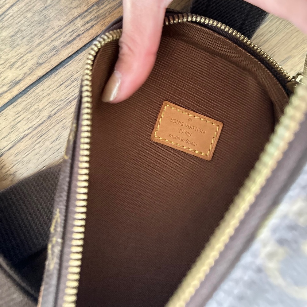 Louis Vuitton Gange Monogram Crossbody - Picture 8 of 16